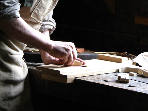 Nuestro equipo de profesionales cuenta  con muchos años de contrastada <strong>experiencia</strong> en el sector de la <strong>carpintería de madera en Bisbal d'Empordà (La)</strong>.